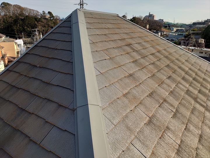 スレート屋根全体の色あせ