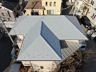 横浜市金沢区釜利谷東にて無料屋根調査！経年劣化したスレート屋根をサーモアイ４Ｆにて塗装工事を致しました