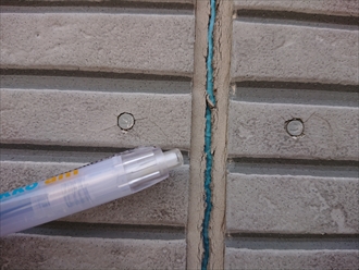 横浜市瀬谷区下瀬谷にて築10年経過したお住まいの窯業系サイディング外壁はシーリングの傷みが酷く外壁から雨漏りが心配でした