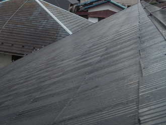 横浜市都筑区　屋根塗装前の屋根　表面がざらついている
