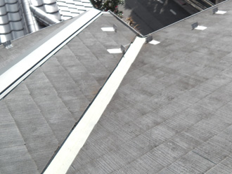 横浜市緑区 屋根塗装前の点検　屋根が色褪せしている