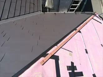 屋根カバー工事：新規屋根材取り付け