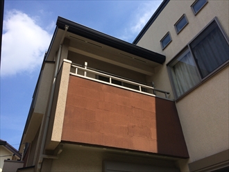 湘南鎌倉市築１０年のお宅でリシンモルタル壁を塗り替え調査