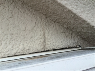 横浜市都筑区のモルタルを使用している外壁（モルタル壁）の調査、亀裂やひび割れは雨漏りの危険性があります2