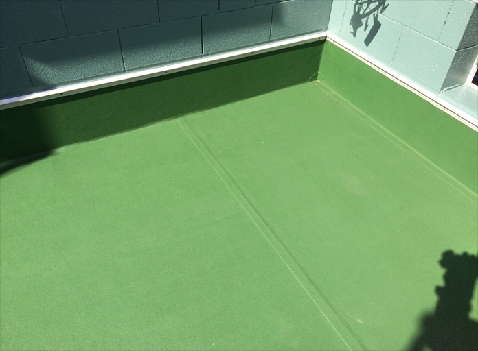 横浜市緑区で陸屋根のトップコート塗装、塩ビシート防水面のメンテナンス6