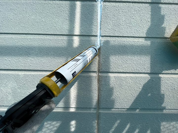 コーキング打ち替えの様子
