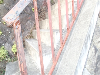 横浜市西区で鉄部塗装　階段手摺り