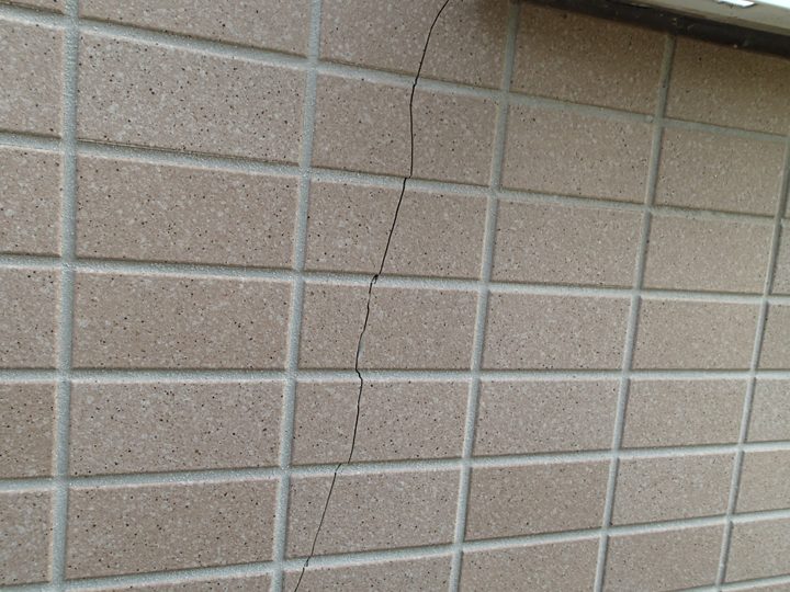 外壁のひび