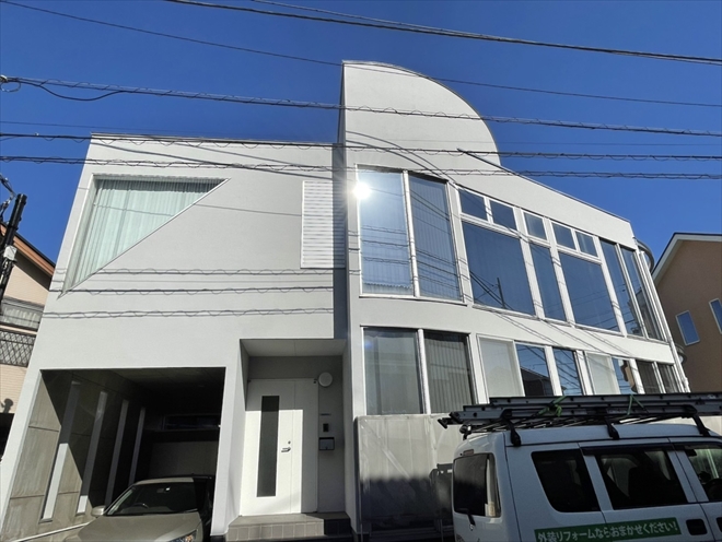 横浜市青葉区たちばな台でガルバリウム鋼板屋根とジョリパット外壁の塗装工事を行いました、施工後写真