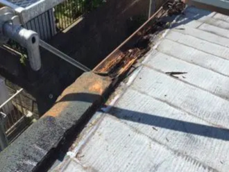 飛散したケラバ板金