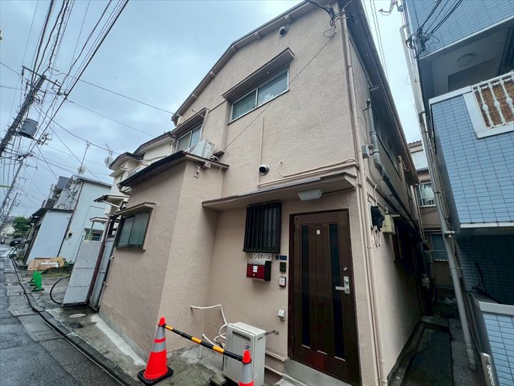 雨漏りの外には庇が・・・