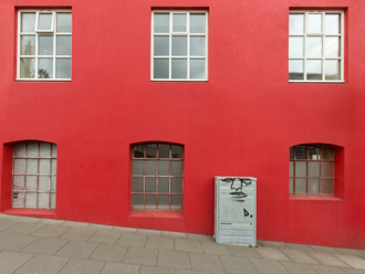 赤の外壁