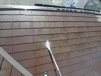 塗装前の屋根の洗浄