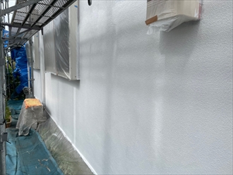 水性SDサーフエポプレミアムでモルタル外壁を下塗り