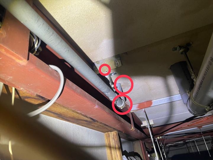 雨漏りと思った症状は、配管からの水漏れのようでした