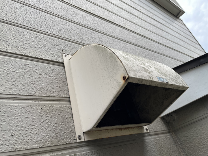 鉄部も塗装対象です