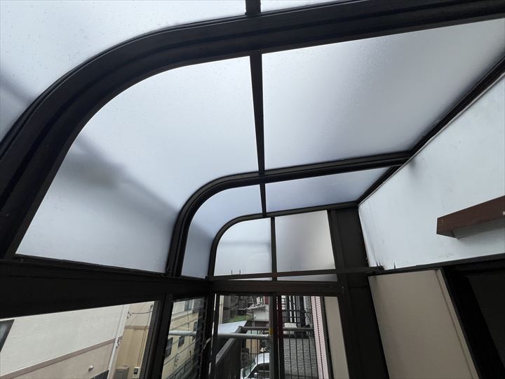 サンルームのポリカ交換で快適空間を再生！川崎市高津区千年での施工事例