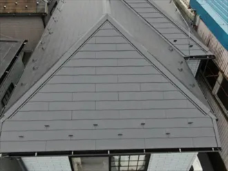 グレー系の屋根