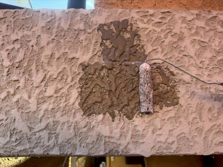 仕上げ塗装の下塗り