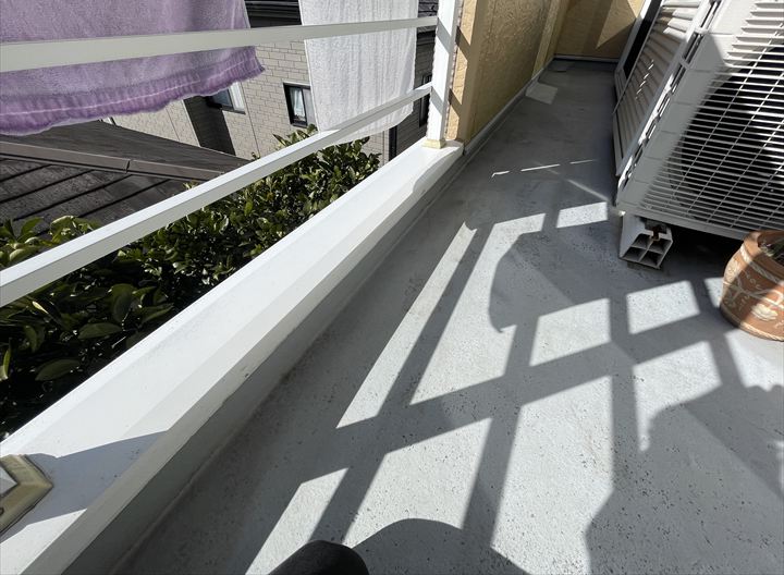 一見すると普通のバルコニーですが。。。