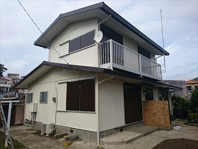 神奈川県横須賀市で海辺に近い建物の屋根と外壁塗装をしました、施工後写真