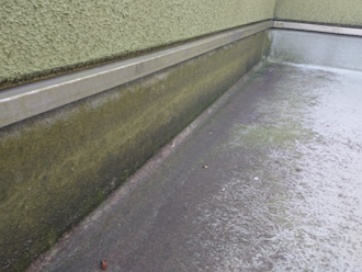 足柄上郡松田町神山にて外壁とベランダの点検調査、ベランダ床のトップコートは定期的に塗り替えが必要です