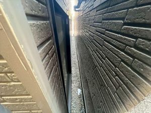 足場設置不可能な隣家との距離