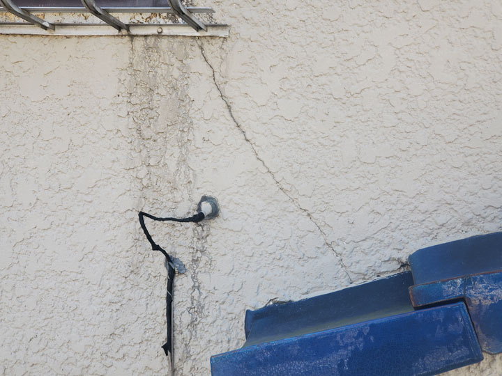 モルタルのひび割れ