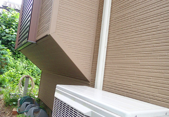 ガルバリウム鋼板は住宅の複雑な形状に柔軟に対応することができる