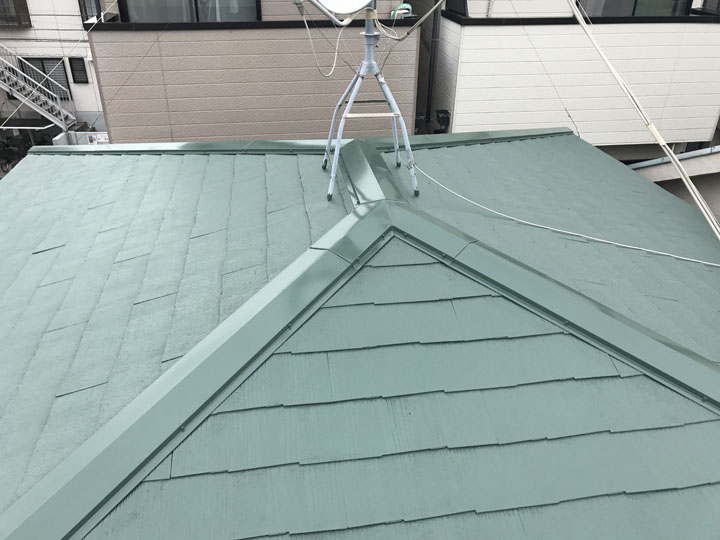 サーモアイのクールグリーンで塗装したスレート屋根